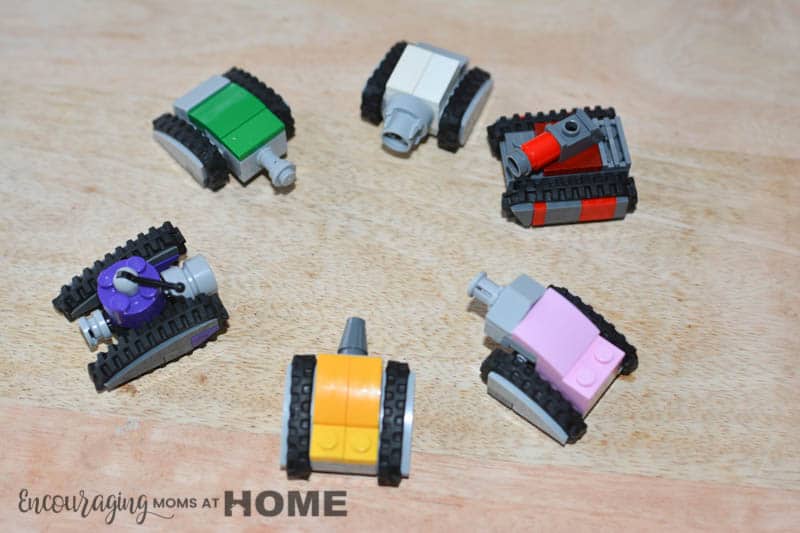 Lego® Mini Tanks Plans for an Epic Mini Mech Battle
